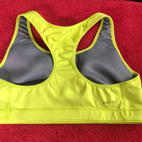 Nike Dri-Fit sport bra - Picture 2 of 3